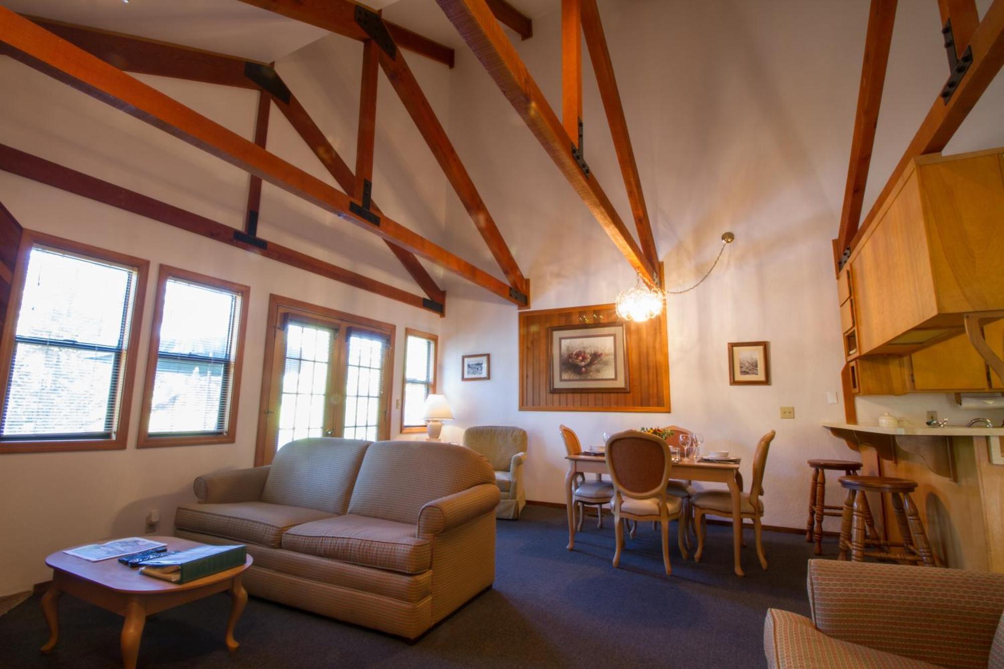 Mountain Retreat Resort Arnold Room photo